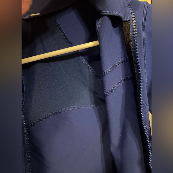 Lululemon Athletica Jacket with Breathable Back and Thumb Hole Sz 10 - Picture 12 of 15